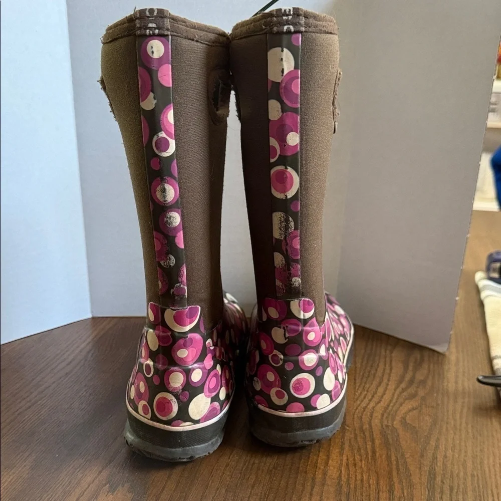 Bogs Kids' classic high bubbles Brown and Pink Boots. Size 5